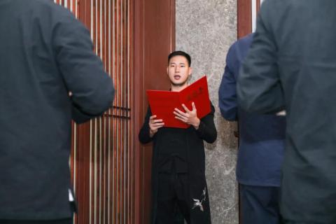 罗湖区人大常委副主任谭会茹一行莅临88彩调研